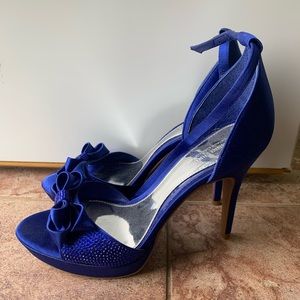 Blue silk high heels with bow, size 6.5